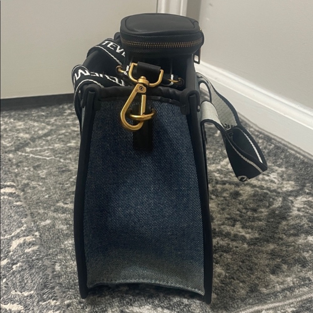 Steve Madden Blue Denim Crossbody with Black Logo Straps - Picture 4 of 5